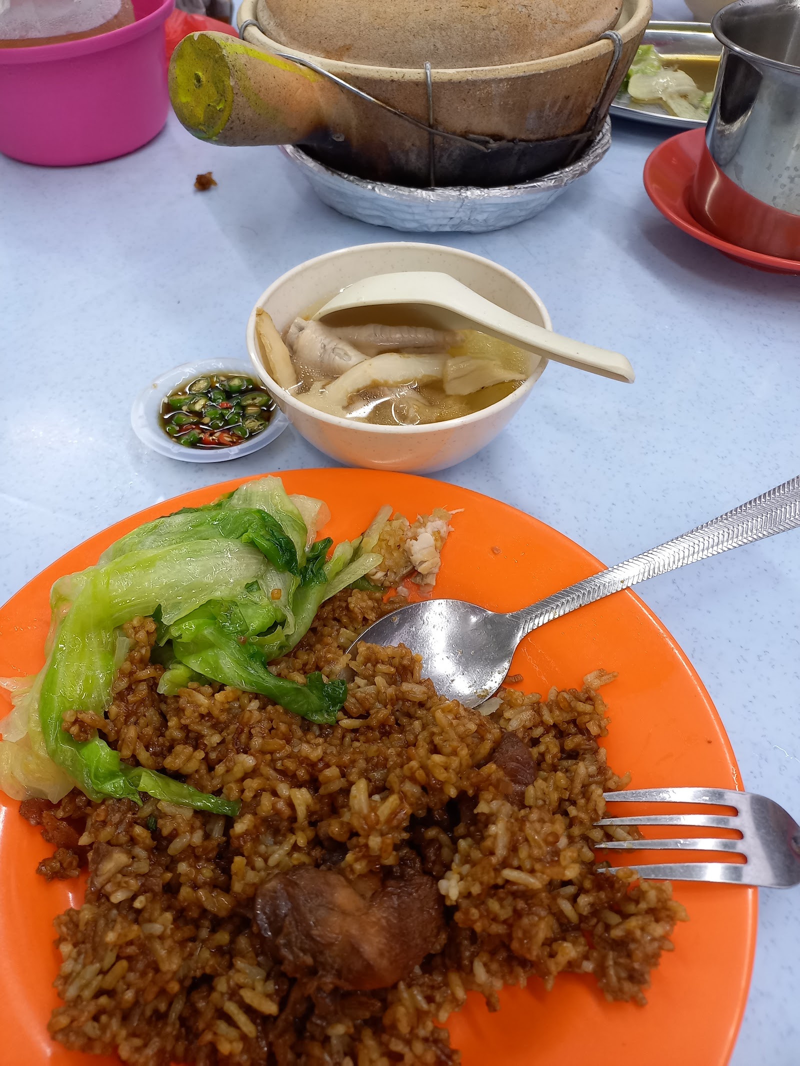 Lian Jie Kampar Claypot Chicken Rice 莲姐瓦煲鸡饭 7